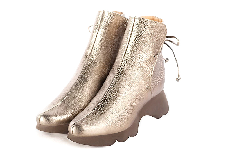 Tan beige women's ankle boots with laces at the back.. Front view - Florence KOOIJMAN